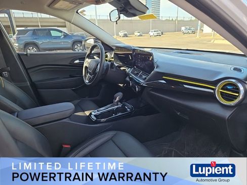 Used 2025 Chevrolet Trax ACTIV w/ Driver Confidence Package FWD image 17