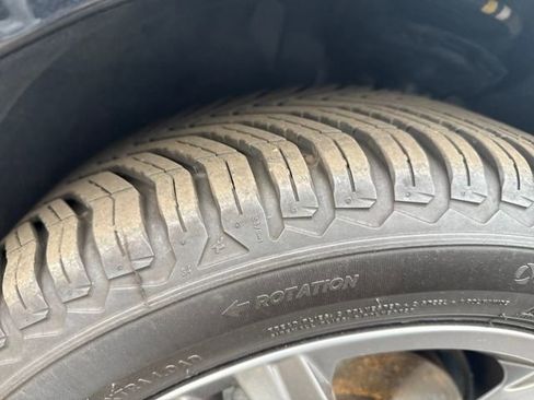 Used 2023 Volkswagen Jetta SE w/ Panoramic Sunroof Package image 27