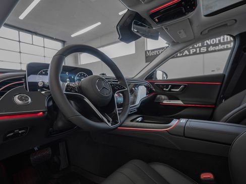 Used 2025 Mercedes-Benz E 450 4MATIC All-Terrain Wagon image 5