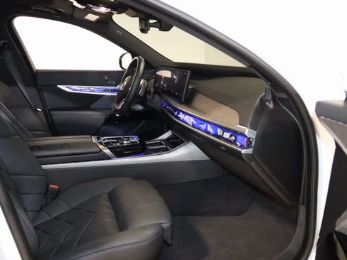 Used 2023 BMW 760i xDrive image 68