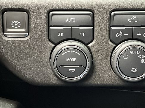 Certified 2024 Chevrolet Silverado 1500 LT image 17