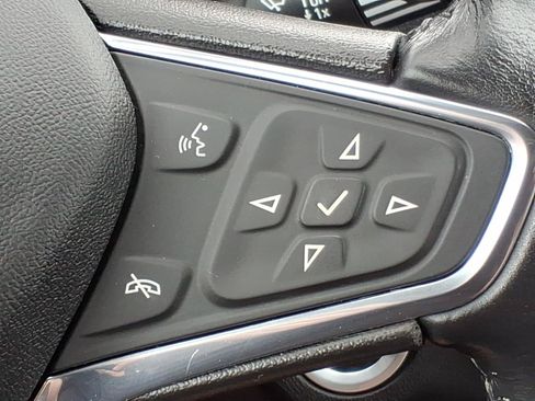 Used 2020 Chevrolet Equinox LT w/ Driver Convenience Package AWD/4WD image 27