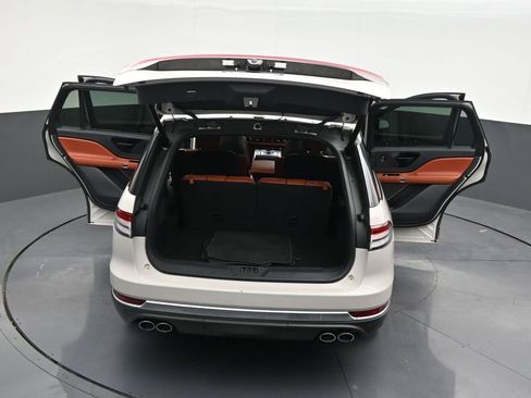 Used 2025 Lincoln Aviator Reserve w/ Illumination Package AWD/4WD image 36