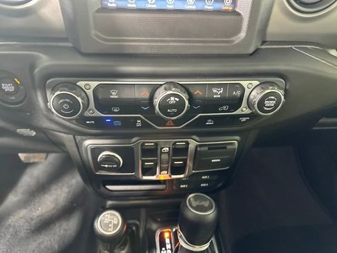 Used 2023 Jeep Wrangler Unlimited image 22