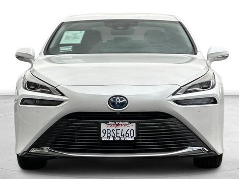 Used 2022 Toyota Mirai XLE image 10