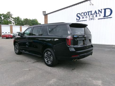 Used 2025 Chevrolet Suburban Z71 AWD/4WD image 8