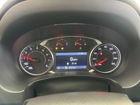 Used 2024 GMC Terrain SLT image 25