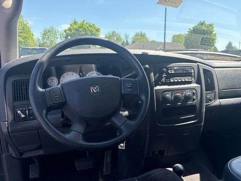 Used 2004 Dodge Ram 1500 Truck SLT AWD/4WD image 16