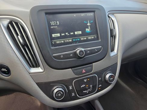 Used 2018 Chevrolet Malibu LS image 21