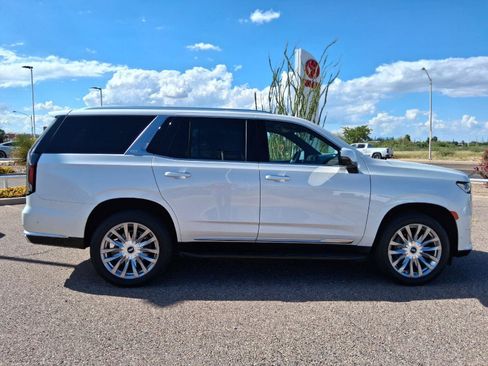 Used 2023 Cadillac Escalade Premium Luxury AWD/4WD image 7