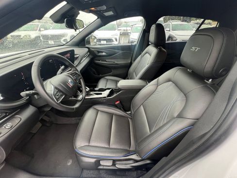 Used 2025 Buick Envista Sport Touring image 27