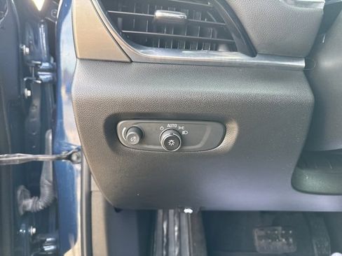 Certified 2023 Chevrolet Traverse LT image 19