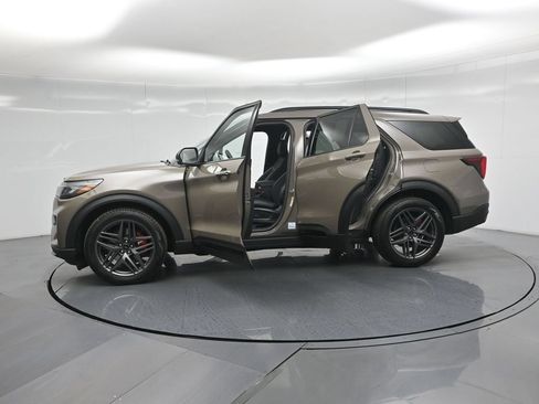New 2026 Ford Explorer ST w/ Sun And Sound Package AWD/4WD image 32