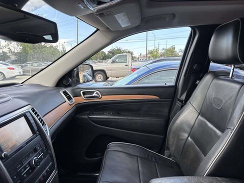 Used 2012 Jeep Grand Cherokee Overland w/ Trailer Tow Group RWD image 16