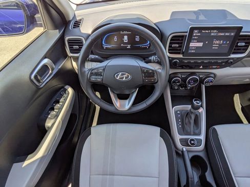 Certified 2025 Hyundai Venue SEL FWD image 15