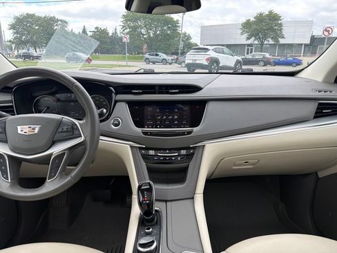 Certified 2022 Cadillac XT5 Premium Luxury w/ LPO, Floor Liner Package AWD/4WD image 13