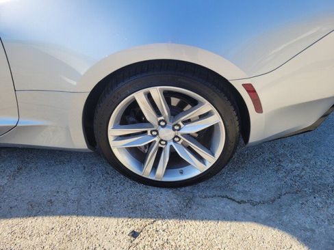 Used 2017 Chevrolet Camaro SS RWD image 8