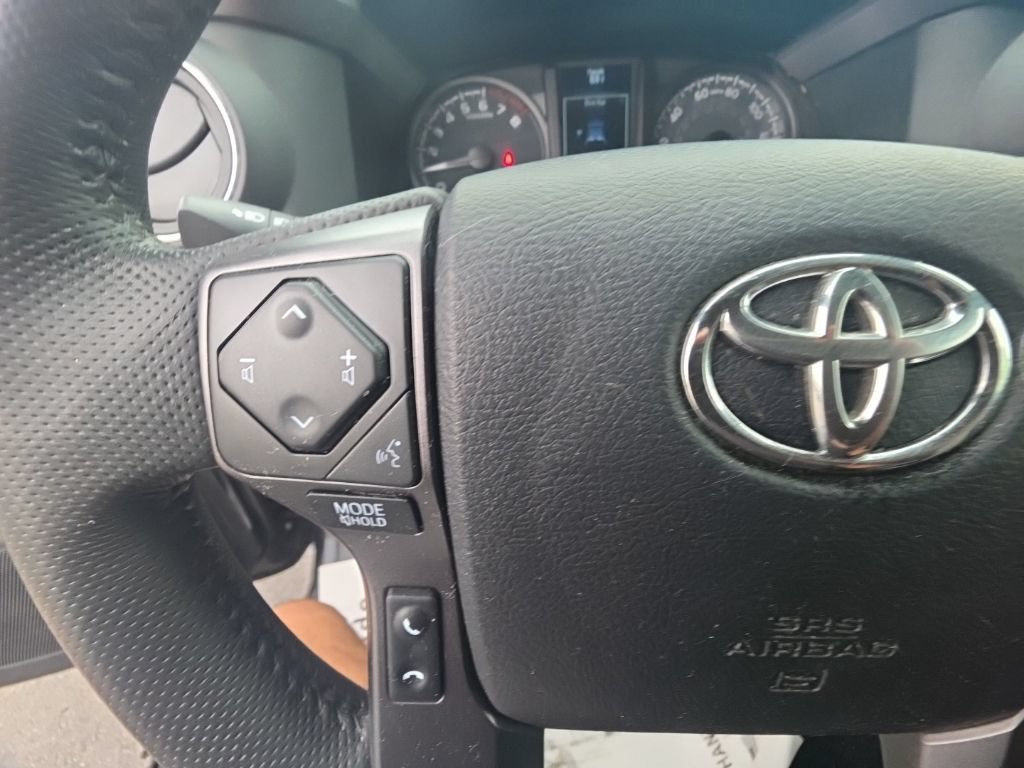 Used 2022 Toyota Tacoma TRD Sport AWD/4WD image 15