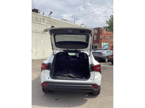 Used 2024 Chevrolet Trax RS w/ Driver Confidence Package FWD image 10