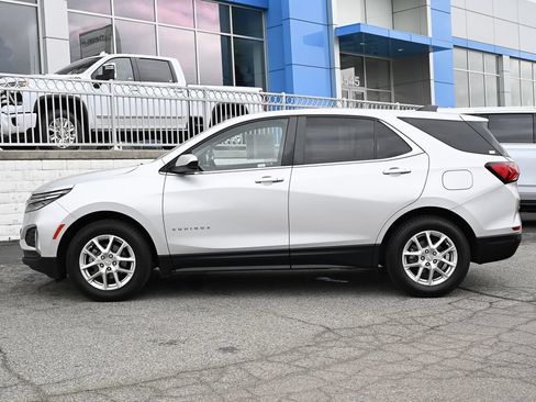 Used 2022 Chevrolet Equinox LT w/ Driver Convenience Package FWD image 8