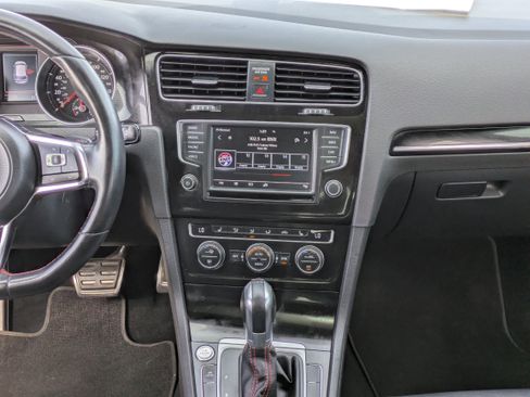 Used 2017 Volkswagen GTI S image 17