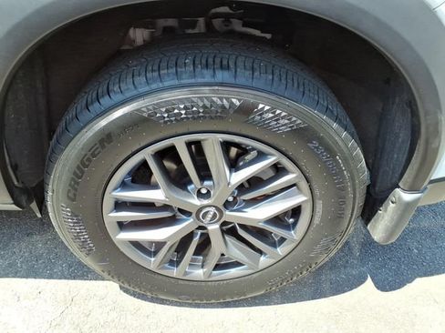 Used 2024 Nissan Rogue S AWD/4WD image 10