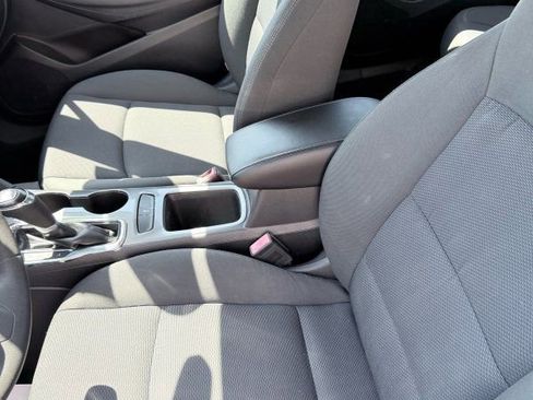 Used 2016 Chevrolet Cruze LT w/ Convenience Package FWD image 10