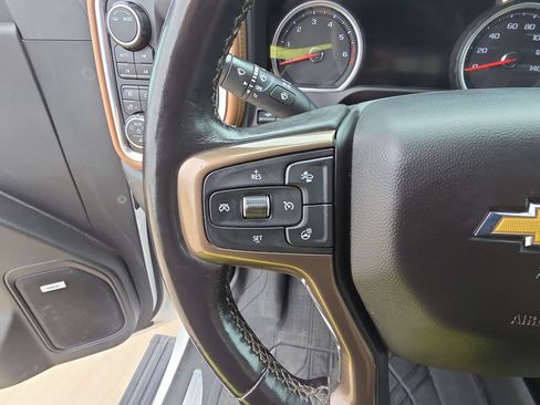 Used 2022 Chevrolet Silverado 1500 High Country w/ Technology Package AWD/4WD image 17