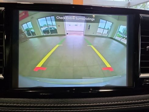 Used 2026 Chrysler Pacifica Limited FWD image 29