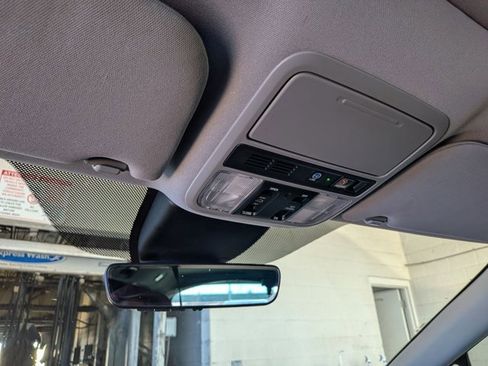 Used 2023 Honda Odyssey Touring image 14