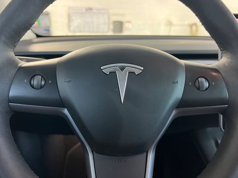 Used 2023 Tesla Model Y Long Range AWD/4WD image 16