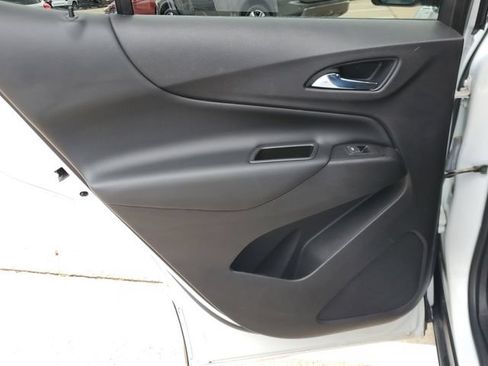 Used 2020 Chevrolet Equinox LT FWD image 13