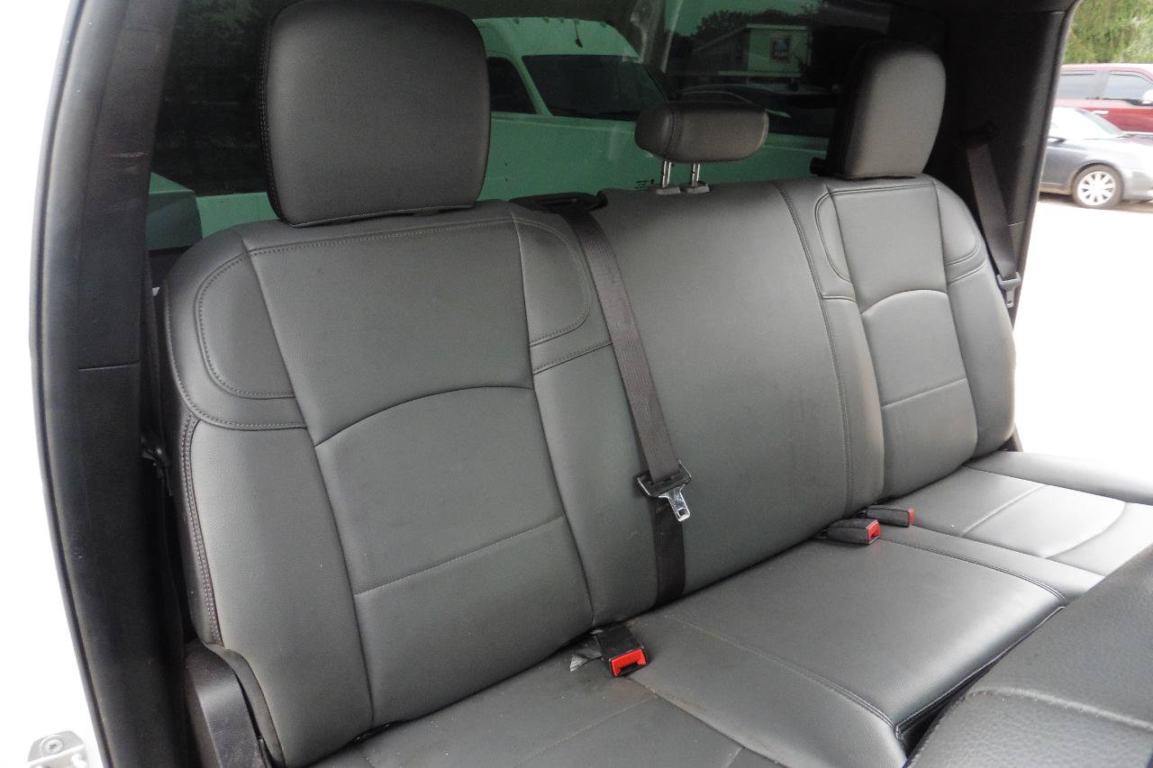Used 2022 RAM 2500 Tradesman w/ Chrome Appearance Group RWD image 13