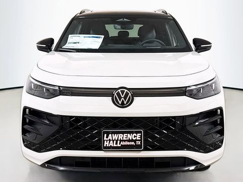New 2026 Volkswagen Tiguan SE R-Line image 2