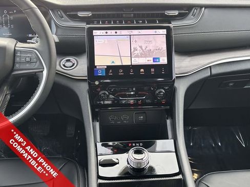 New 2025 Jeep Grand Cherokee L Limited w/ Black Appearance Package image 9