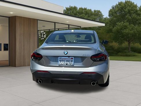 Used 2025 BMW 230i Coupe w/ Convenience Package RWD image 9