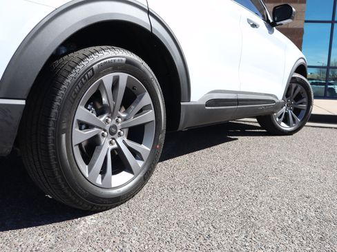 New 2026 Ford Explorer Active w/ Active Comfort Package image 11