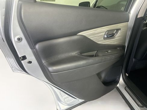 Used 2015 Nissan Murano Platinum w/ Platinum Technology Package AWD/4WD image 25