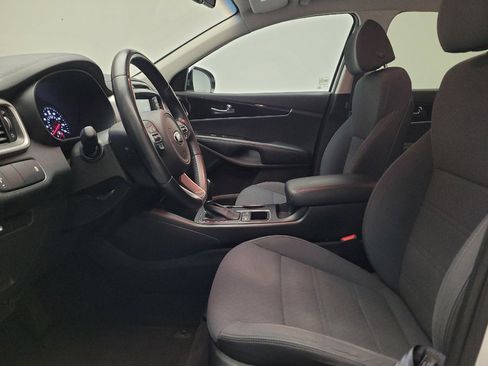 Used 2018 Kia Sorento FWD image 17
