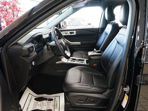 Used 2023 Ford Explorer Limited w/ Equipment Group 301A AWD/4WD image 28