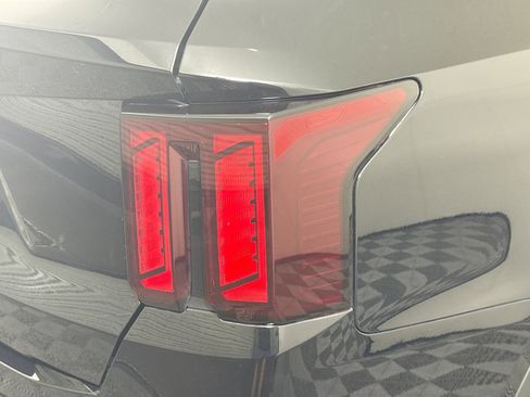 Used 2024 Kia Sorento S image 34