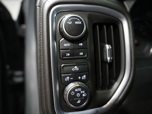 Used 2022 Chevrolet Silverado 1500 LT w/ Z71 Off-Road Package image 12