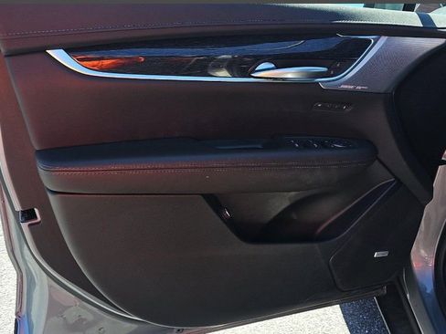 Used 2023 Cadillac XT5 Premium Luxury w/ Technology Package image 8