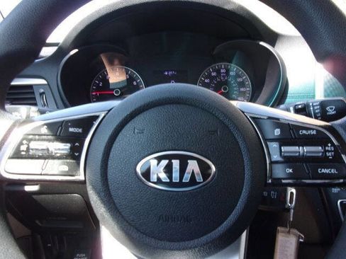 Used 2019 Kia Optima LX image 10