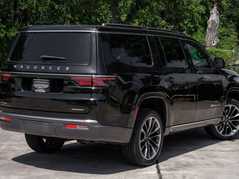 Used 2022 Jeep Wagoneer Series III w/ Premium Group I image 18