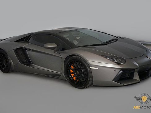 Used 2015 Lamborghini Aventador LP 700-4 image 2