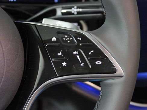 Used 2026 Mercedes-Benz E 350 4MATIC Sedan image 19