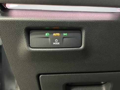 New 2026 Volkswagen Tiguan SE R-Line image 21