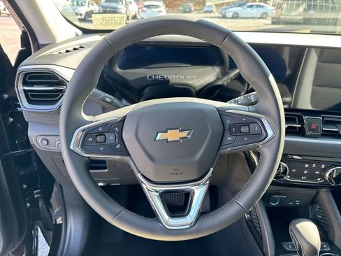 New 2026 Chevrolet TrailBlazer LT w/ LT Cold Weather Package FWD image 16