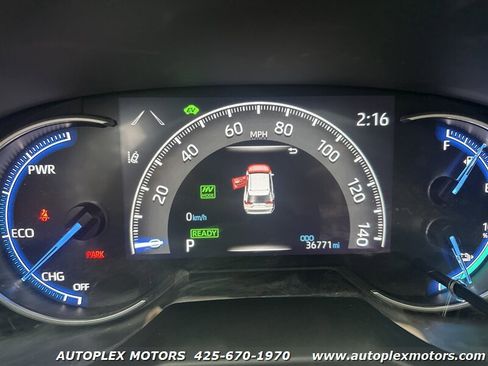 Used 2023 Toyota RAV4 SE image 25